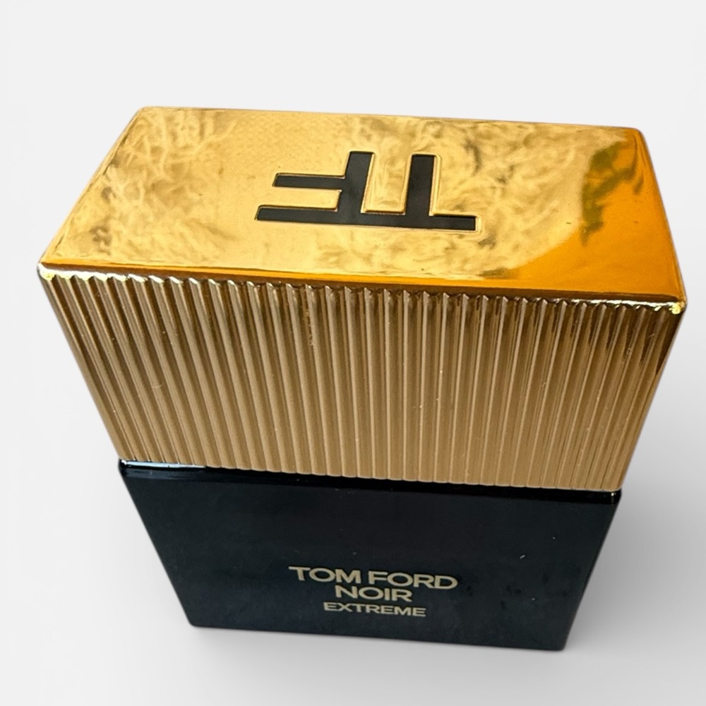 TOM FORD NOIR EXTREME 1.7 fl oz only used a couple times - Picture 4 of 4